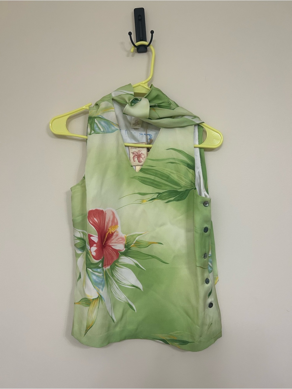 NWT Tommy Bahama- silk blouse Sample???